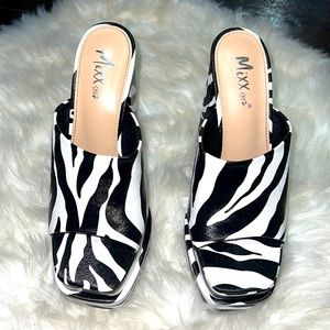 Zebra print Chunky heel mule